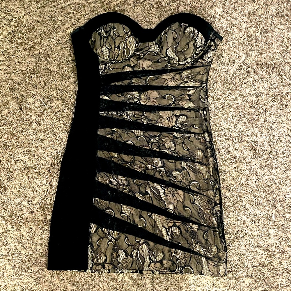 🖤🌹 bebe Romantic Lace Strapless Sweetheart Neckline Dress